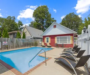 Photo 5 - Dave's Last Resort Poolside - Long Stay Discount - Charming Cabin 1