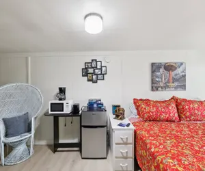 Photo 4 - Dave's Last Resort Lakeside - Long Stay Discount - Cozy Cabin 6