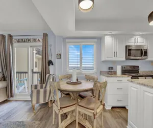 Photo 4 - Pinnacle Port Penthouse #29