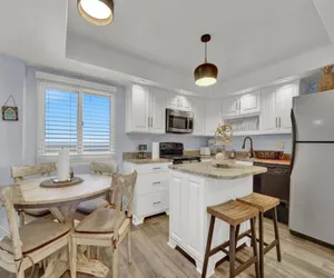 Photo 2 - Pinnacle Port Penthouse #29