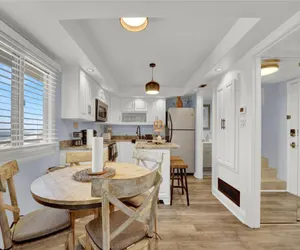 Photo 3 - Pinnacle Port Penthouse #29