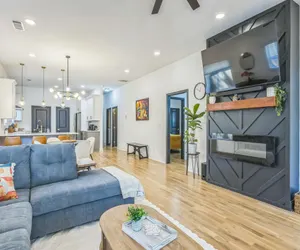 Photo 2 - Stylish Bungalow Near BeltLine & Breweries