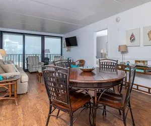 Photo 5 - Island Winds East 2 Bed 2 Bath Gulf Front Low Sleeps 6 1K 2D