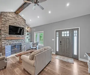 Photo 2 - Lakeside Retreat with Hot Tub & Game Room