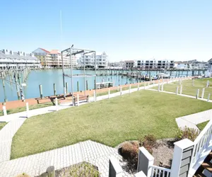 Photo 5 - Harbour Island 28D