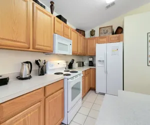 Photo 4 - Gated 4 bed with Pool and Spa close to Disney