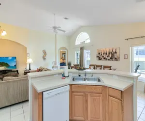 Photo 3 - Gated 4 bed with Pool and Spa close to Disney