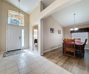 Photo 5 - Spacious 4 BED villa with pool/spa and game room