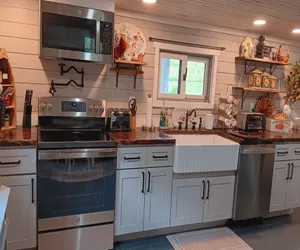 Photo 2 - Connie's Retreat - 3 Bedrooms, 2 Baths, Sleeps 11