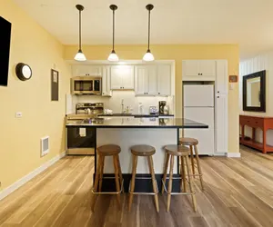 Photo 2 - Ski Condo 138