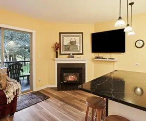 Photo 2 - Ski Condo 138