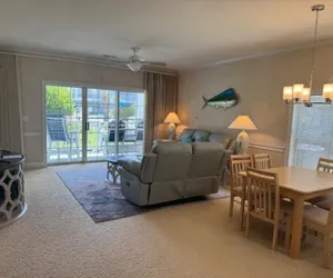 Photo 4 - Magnolia Place 4729-104