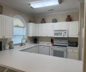 Photo 5 - Magnolia Place 4729-104
