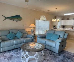 Photo 2 - Magnolia Place 4729-104