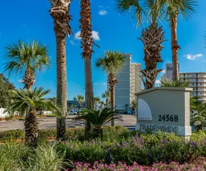 Photo 2 - Tradewinds 102