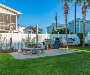 Photo 5 - Tradewinds 102