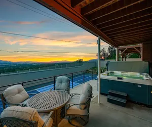 Photo 2 - Salt Lake Gem Hot Tub, Sauna & Great Location