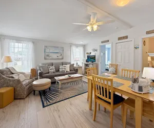Photo 2 - Sweet Beach Retreat