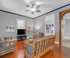 Photo 3 - McKensie Cottage- Mid-town- 3 BR- 2 BA