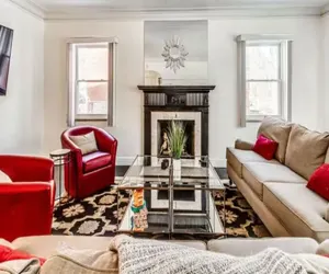 Photo 2 - Spacious 5BR | Sleeps 10 | University District