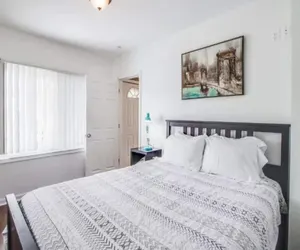 Photo 4 - Pontiac Family-Friendly 3BR