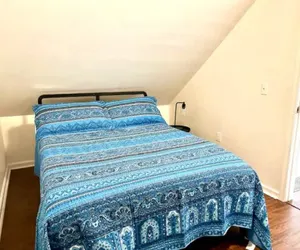 Photo 5 - Pontiac Family-Friendly 3BR