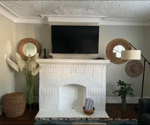 Photo 4 - Bright 2BR Upper Duplex | University District