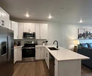 Photo 5 - Luxury Stay Meets Family Fun: Premier 1BR Retreat