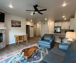 Photo 3 - Luxury Stay Meets Family Fun: Premier 1BR Retreat