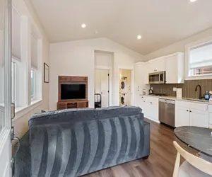 Photo 4 - Bachelor Bliss