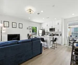 Photo 5 - Houston Cozy Retreat | 3BR 3BA | Downtown Views