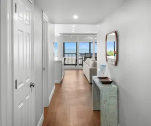 Photo 2 - Kings Crown 117