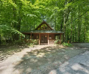 Photo 5 - Cozy Creekside Cabin with Wraparound Porch
