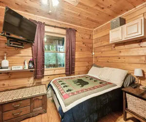 Photo 4 - Cozy Creekside Cabin with Wraparound Porch