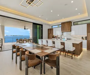 Photo 5 - 793 Shoreline Estate: 6BD/6BR, Luxurious Pool Home on The Water!