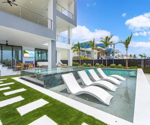 Photo 4 - 793 Shoreline Estate: 6BD/6BR, Luxurious Pool Home on The Water!