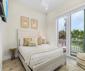 Photo 5 - 110 Sea Le Vie: 5BR/4.5BA Brand New Build w/ Pool!