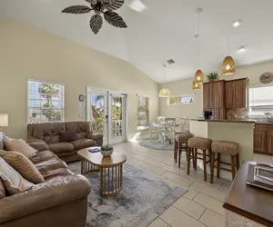 Photo 2 - 241 Oasis Pearl: 3BR Pool Home!