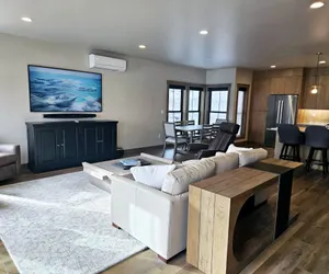 Photo 4 - New! Schweitzer Property Management: Luxury 3BR+Loft - Wood Run 101 Ski-In/Out