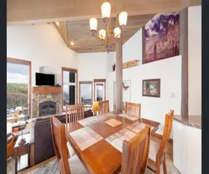 Photo 4 - Peaks 73 - 4BR Townhome w/ Hot Tub & Ski-In/Out