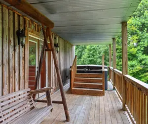Photo 3 - Secluded Mountain Retreat with Stunning Views