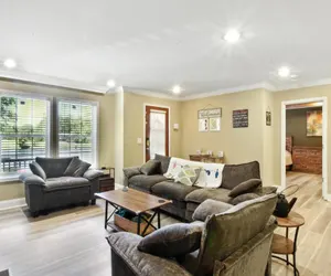 Photo 4 - Cozy Cove Escape - Lakeside Retreat