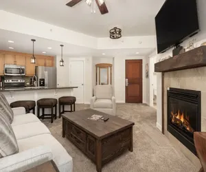 Photo 2 - Premium Unit 4663- Fraser Crossing/Founders Pointe