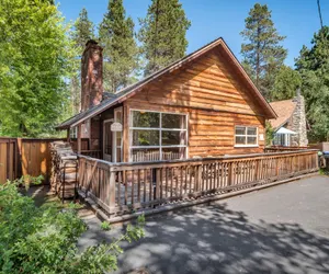 Photo 2 - 851H Tahoe Classic Cabin Near the Beach
