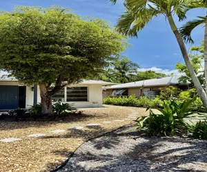 Photo 5 - Naples Park Cottage 106th 6 blocks off ocean