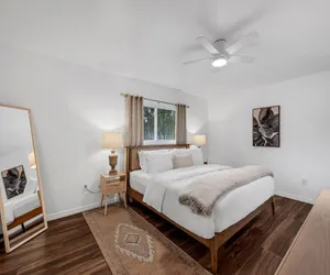 Photo 4 - Naples Henrie Hideaway - Private Pool, pet friendly 12 mins from Beach & Downtown