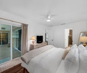 Photo 3 - Naples Henrie Hideaway - Private Pool, pet friendly 12 mins from Beach & Downtown