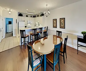 Photo 4 - Magnolia Pointe 4889-105