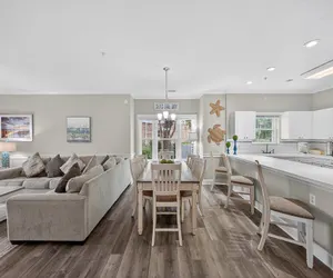 Photo 2 - Magnolia North 4819-105