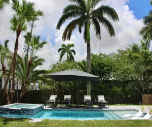 Photo 3 - Fox Private Resort- Near Downtown & Beach